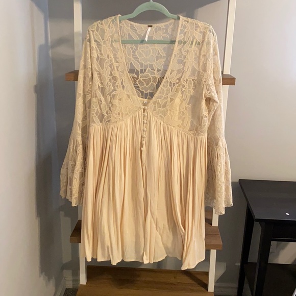 Free People Dresses & Skirts - Free People Boho chic cream dress